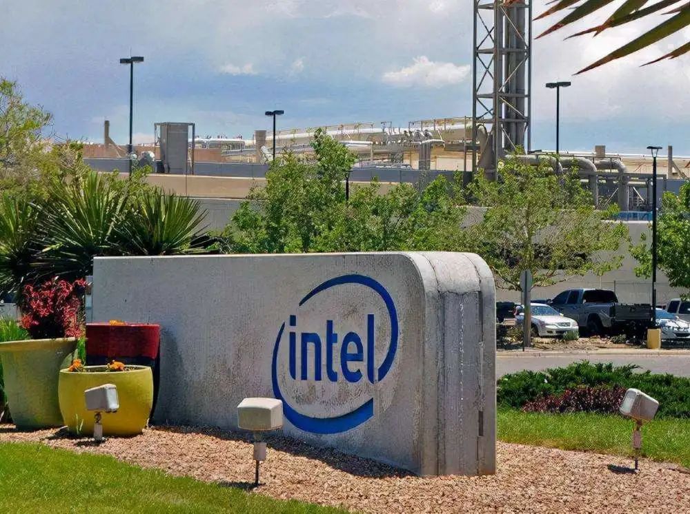 英特爾找到金主，共同建設(shè)300億錢(qián)德勒工廠(圖1)