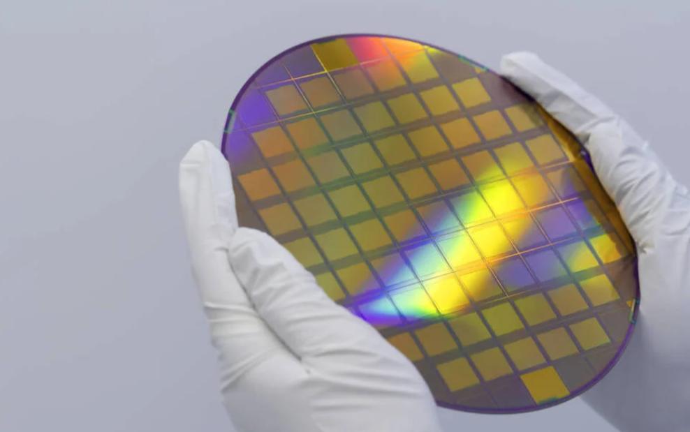 中國(guó)市場(chǎng)一夜“歸零”？英偉達(dá)黃仁勛發(fā)出警告，國(guó)產(chǎn)芯片廠商迎來(lái)轉(zhuǎn)機(jī)(圖3)