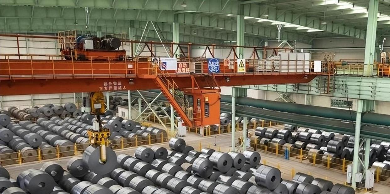 2025芯片大戰(zhàn)迎來分水嶺，中方警告全球“配合美國禁令就是違法”，美媒承認中國超越時刻已到(圖2)